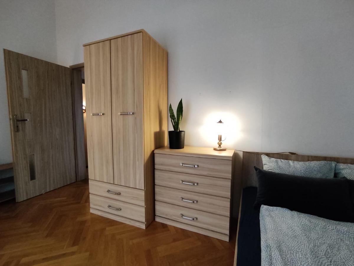 Classic Apartament Metro Kabaty Warszawa Eksteriør billede